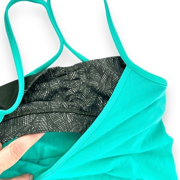 Lululemon Roll Out Tank Gator Green Lightweight Sweat Wicking Open Back Size 6 - Picture 4 of 7